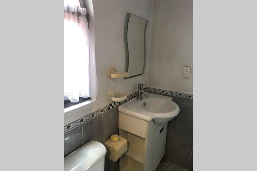 Amplia Habitacion Tipo Ejecutiva Con Bano Y Acceso Privados Toluca Esterno foto